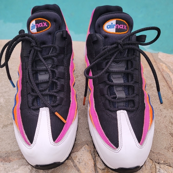 Nike Air Max 95 Mens Running Shoes CW6990-100 Size 9 - Picture 2 of 10